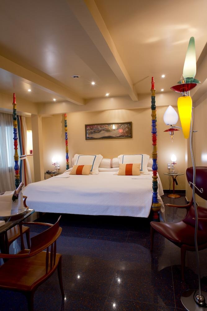 ア カサ カヌット ホテル ガストロノミック Les Escaldes エクステリア 写真 A suite at the hotel
