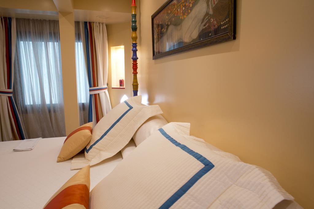 ア カサ カヌット ホテル ガストロノミック Les Escaldes エクステリア 写真 A room at the hotel