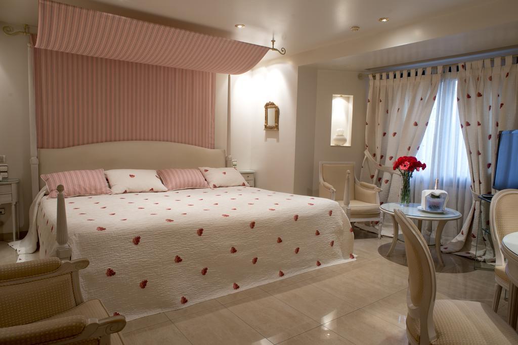 ア カサ カヌット ホテル ガストロノミック Les Escaldes エクステリア 写真 A bedroom