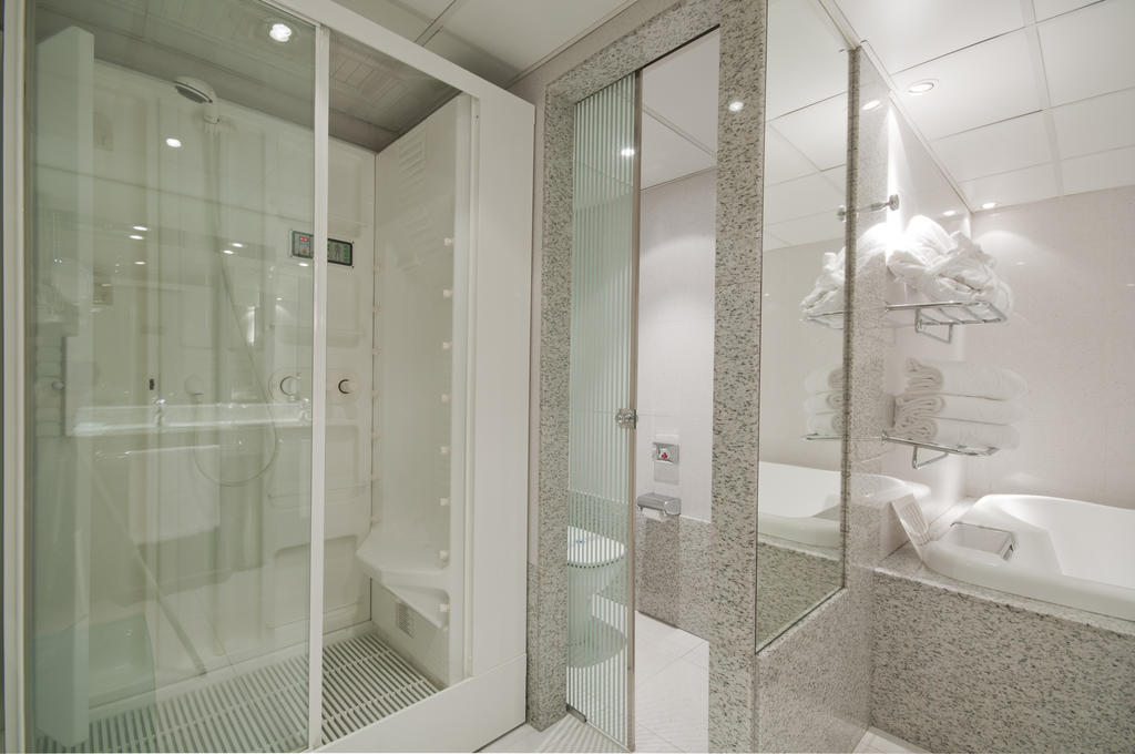 ア カサ カヌット ホテル ガストロノミック Les Escaldes エクステリア 写真 A shower cubicle