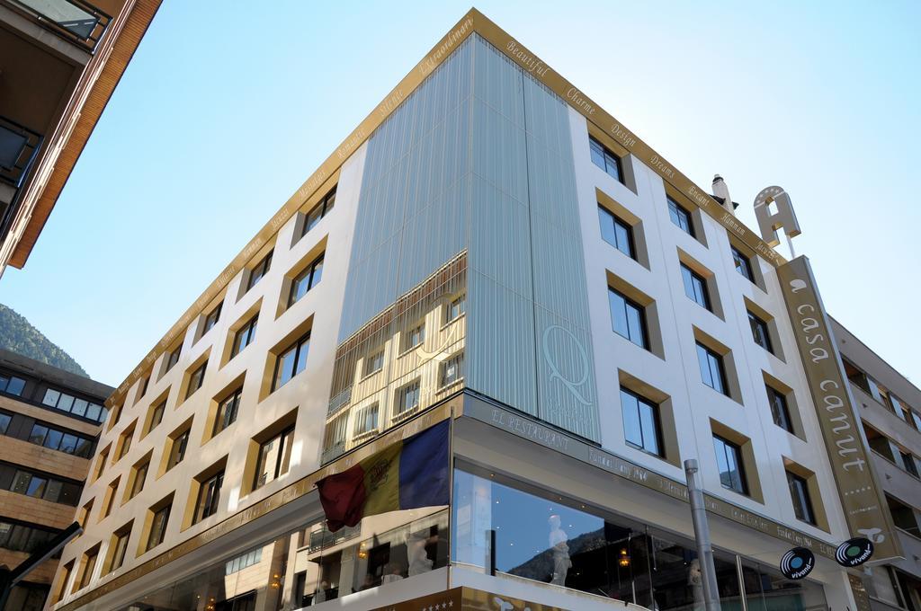 ア カサ カヌット ホテル ガストロノミック Les Escaldes エクステリア 写真 The new building of the University of Novi Sad