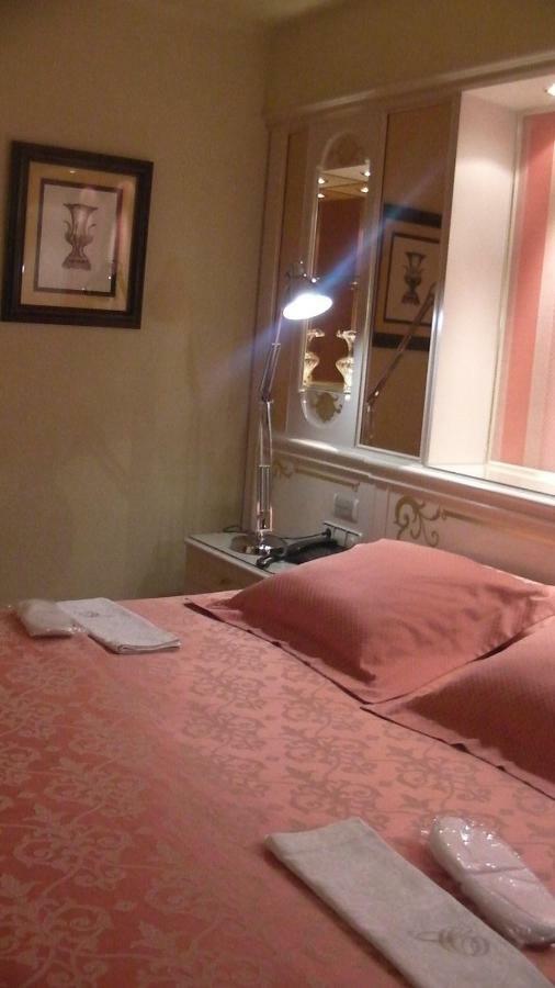 ア カサ カヌット ホテル ガストロノミック Les Escaldes エクステリア 写真 A room at the hotel
